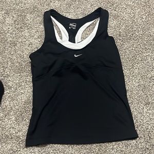 5/$25 tank with built in bra